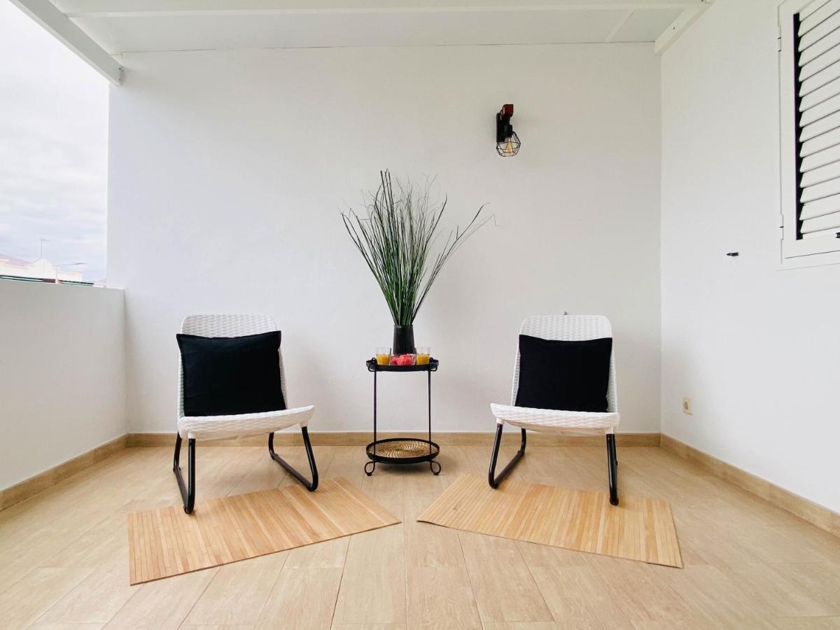 Casa Del Mayor Playa Honda  Eksteriør billede